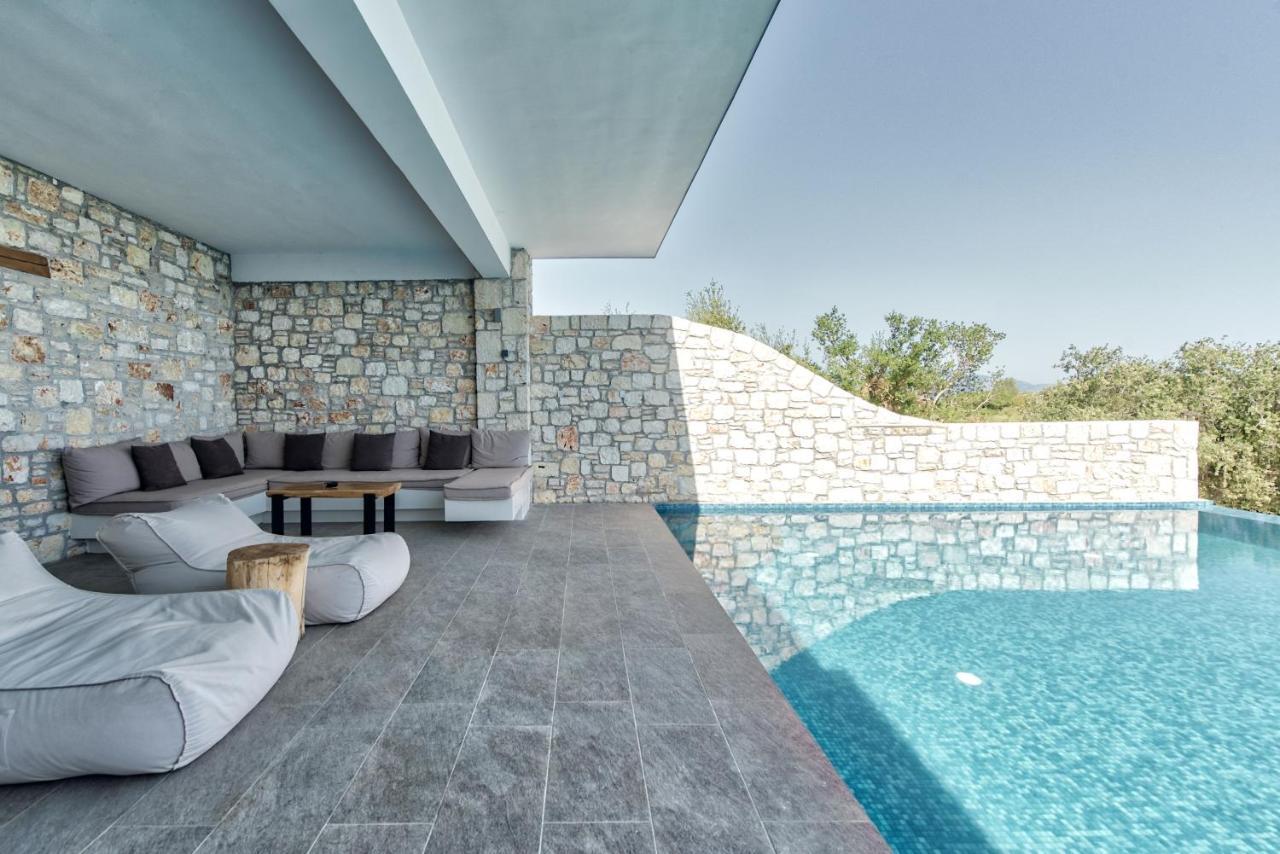 Aliv Stone & Ayos Nikolaos