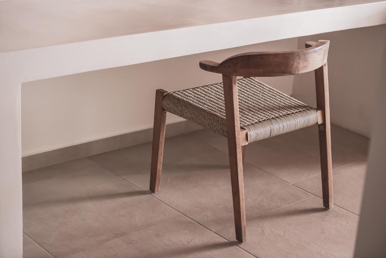 Aliv Stone &